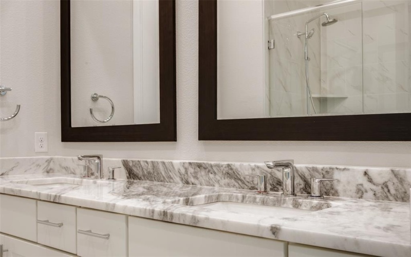 4651 New Water Lane, Dallas, TX 75219, 2 Habitaciones Habitaciones , ,2 BañosBaños,Residential,En Venta,4651 New Water Lane,20949322