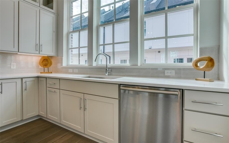 4651 New Water Lane, Dallas, TX 75219, 2 Habitaciones Habitaciones , ,2 BañosBaños,Residential,En Venta,4651 New Water Lane,20949322