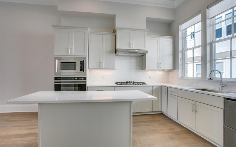 4651 New Water Lane, Dallas, TX 75219, 2 Habitaciones Habitaciones , ,2 BañosBaños,Residential,En Venta,4651 New Water Lane,20949322