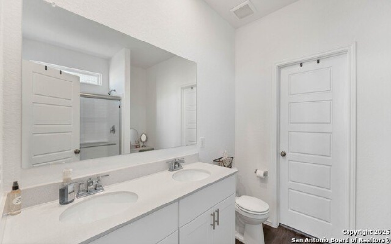 729 Heartseed Avenue, New Braunfels, TX 78130, 4 Habitaciones Habitaciones , ,2 BañosBaños,Residential,En Venta,729 Heartseed Avenue,1871022