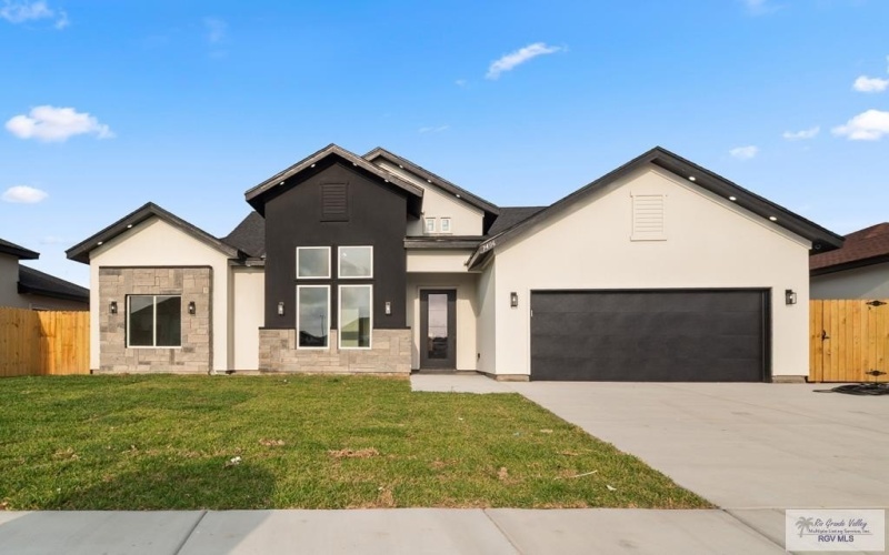 7406 CONVERSE LAKE, BROWNSVILLE, TX 78520, 3 Bedrooms Bedrooms, ,2 BathroomsBathrooms,Residential,For Sale,7406 CONVERSE LAKE,29765106