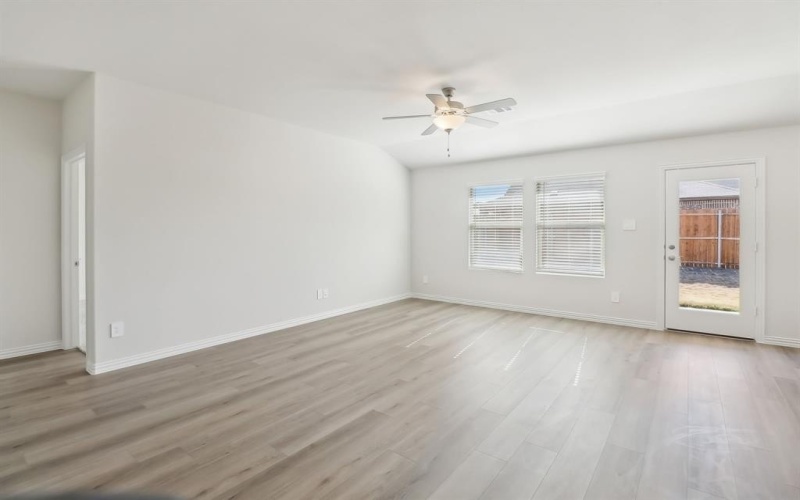 6612 Stone Elm Lane, Fort Worth, TX 76036, 4 Bedrooms Bedrooms, ,3 BathroomsBathrooms,Residential,For Sale,6612 Stone Elm Lane,20946127