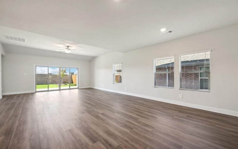 2215 Lone Star Lane, Seagoville, TX 75159, 4 Habitaciones Habitaciones , ,3 BañosBaños,Residential,En Venta,2215 Lone Star Lane,20946067