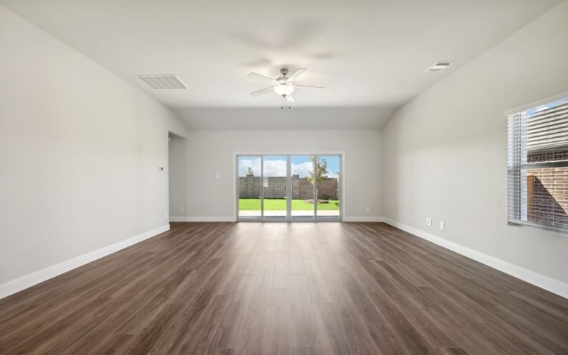 2215 Lone Star Lane, Seagoville, TX 75159, 4 Habitaciones Habitaciones , ,3 BañosBaños,Residential,En Venta,2215 Lone Star Lane,20946067