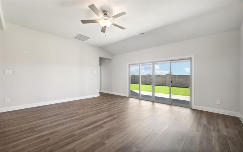 2215 Lone Star Lane, Seagoville, TX 75159, 4 Habitaciones Habitaciones , ,3 BañosBaños,Residential,En Venta,2215 Lone Star Lane,20946067