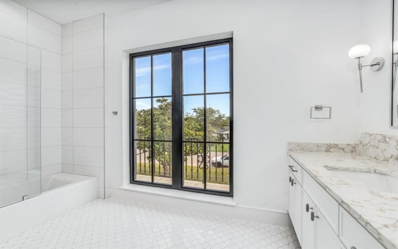 4633 Willow Lane, Dallas, TX 75244, 5 Bedrooms Bedrooms, ,6 BathroomsBathrooms,Residential,For Sale,4633 Willow Lane,20934436