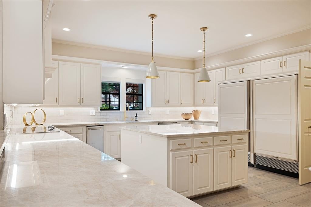 7 Duncannon Court, Dallas, TX 75225, 4 Bedrooms Bedrooms, ,5 BathroomsBathrooms,Residential,For Sale,7 Duncannon Court,20936138
