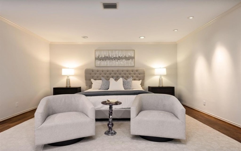 7 Duncannon Court, Dallas, TX 75225, 4 Bedrooms Bedrooms, ,5 BathroomsBathrooms,Residential,For Sale,7 Duncannon Court,20936138
