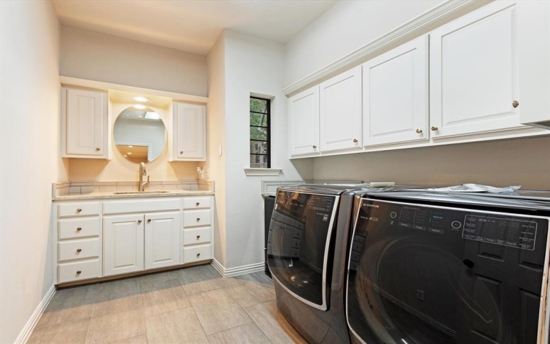 7 Duncannon Court, Dallas, TX 75225, 4 Bedrooms Bedrooms, ,5 BathroomsBathrooms,Residential,For Sale,7 Duncannon Court,20936138