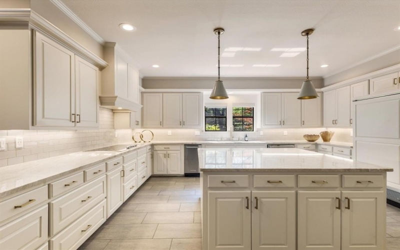 7 Duncannon Court, Dallas, TX 75225, 4 Bedrooms Bedrooms, ,5 BathroomsBathrooms,Residential,For Sale,7 Duncannon Court,20936138
