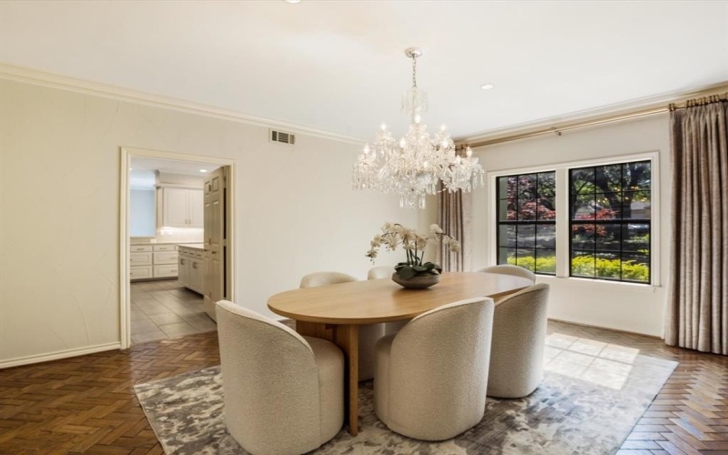 7 Duncannon Court, Dallas, TX 75225, 4 Bedrooms Bedrooms, ,5 BathroomsBathrooms,Residential,For Sale,7 Duncannon Court,20936138