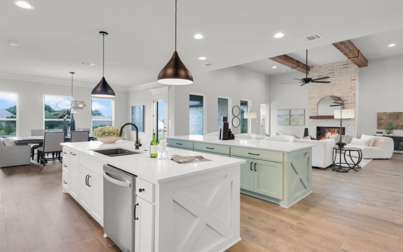 213 Martin Drive, Granbury, TX 76049, 4 Bedrooms Bedrooms, ,3 BathroomsBathrooms,Residential,For Sale,213 Martin Drive,20949068