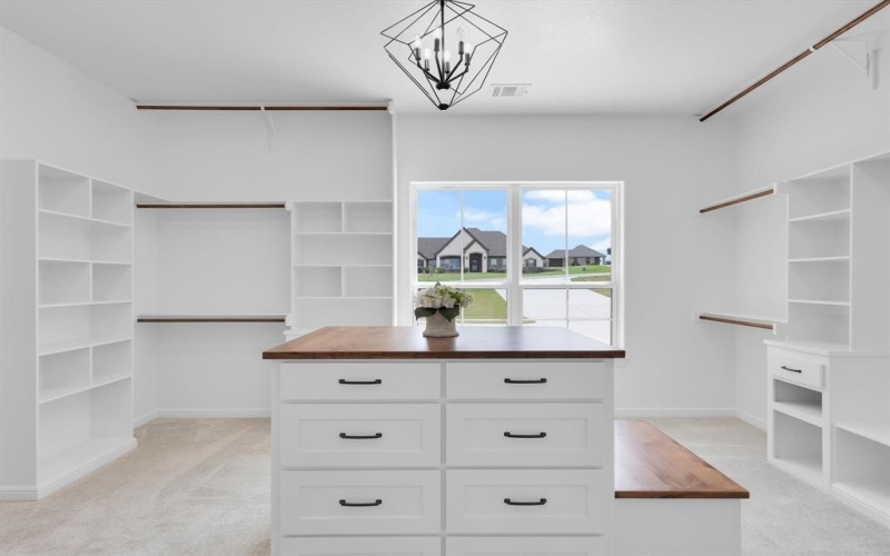 213 Martin Drive, Granbury, TX 76049, 4 Bedrooms Bedrooms, ,3 BathroomsBathrooms,Residential,For Sale,213 Martin Drive,20949068