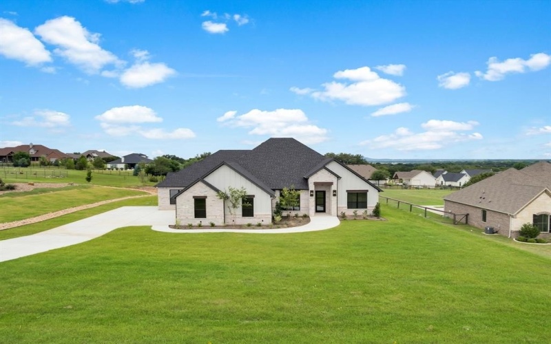 213 Martin Drive, Granbury, TX 76049, 4 Bedrooms Bedrooms, ,3 BathroomsBathrooms,Residential,For Sale,213 Martin Drive,20949068