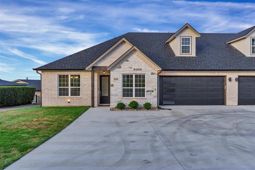 5128 Country Club Drive, Granbury, TX 76049, 4 Habitaciones Habitaciones , ,3 BañosBaños,Residential,En Venta,5128 Country Club Drive,20949559