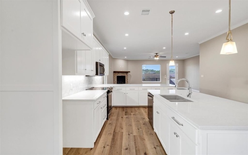 5128 Country Club Drive, Granbury, TX 76049, 4 Habitaciones Habitaciones , ,3 BañosBaños,Residential,En Venta,5128 Country Club Drive,20949559
