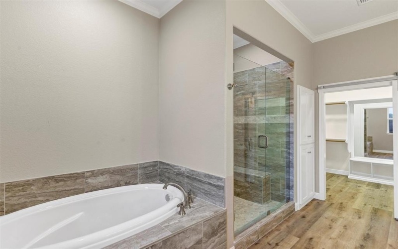 5128 Country Club Drive, Granbury, TX 76049, 4 Habitaciones Habitaciones , ,3 BañosBaños,Residential,En Venta,5128 Country Club Drive,20949559