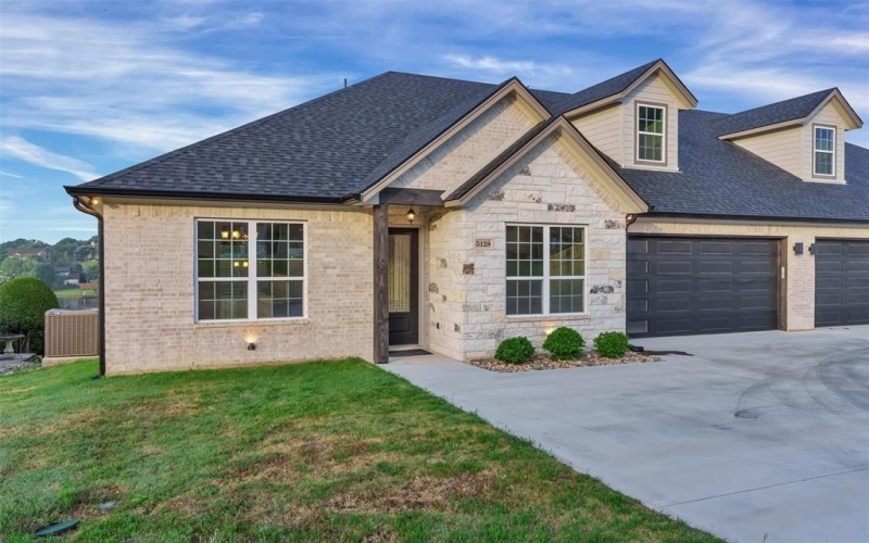 5128 Country Club Drive, Granbury, TX 76049, 4 Habitaciones Habitaciones , ,3 BañosBaños,Residential,En Venta,5128 Country Club Drive,20949559