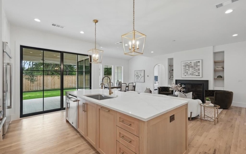 6607 Kenwell Street, Dallas, TX 75209, 5 Bedrooms Bedrooms, ,6 BathroomsBathrooms,Residential,For Sale,6607 Kenwell Street,20950144