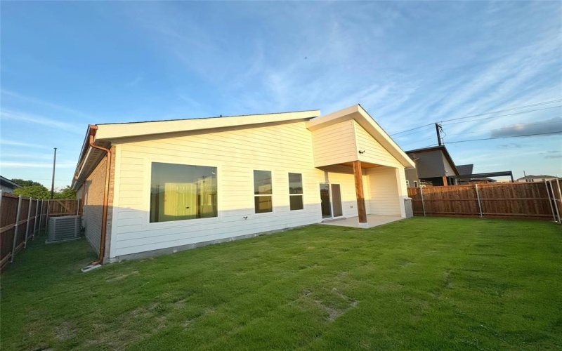 112 Hesed Street, Greenville, TX 75402, 4 Habitaciones Habitaciones , ,2 BañosBaños,Residential,En Venta,112 Hesed Street,20950674
