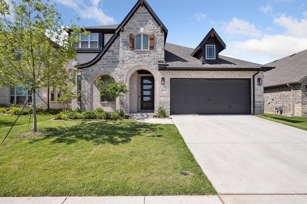1313 Clearfork Street, Aubrey, TX 76227, 4 Bedrooms Bedrooms, ,2 BathroomsBathrooms,Residential,For Sale,1313 Clearfork Street,20949823