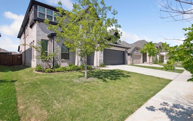 1313 Clearfork Street, Aubrey, TX 76227, 4 Bedrooms Bedrooms, ,2 BathroomsBathrooms,Residential,For Sale,1313 Clearfork Street,20949823