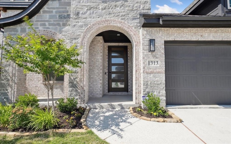 1313 Clearfork Street, Aubrey, TX 76227, 4 Bedrooms Bedrooms, ,2 BathroomsBathrooms,Residential,For Sale,1313 Clearfork Street,20949823