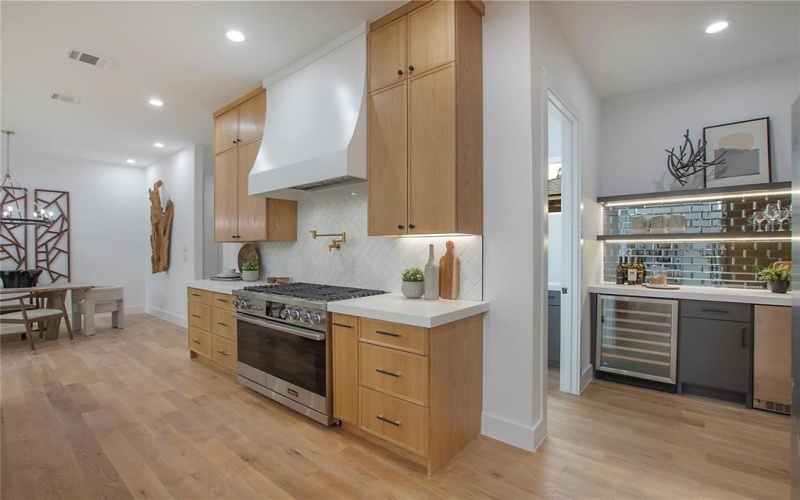 3742 Almazan Drive, Dallas, TX 75220, 4 Bedrooms Bedrooms, ,5 BathroomsBathrooms,Residential,For Sale,3742 Almazan Drive,20951778