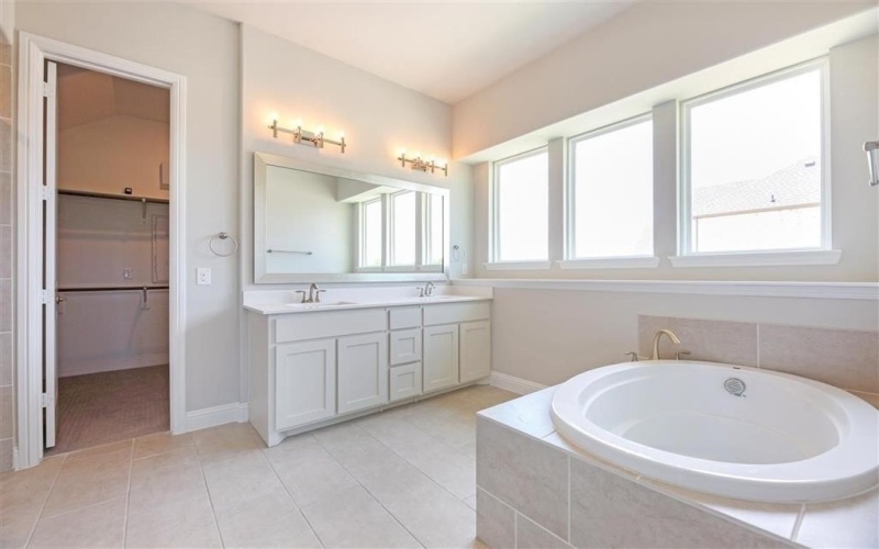 2207 Morris Street, Rockwall, TX 75087, 4 Bedrooms Bedrooms, ,5 BathroomsBathrooms,Residential,For Sale,2207 Morris Street,20951859
