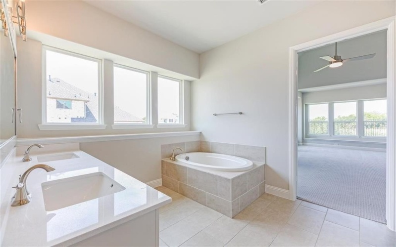 2207 Morris Street, Rockwall, TX 75087, 4 Bedrooms Bedrooms, ,5 BathroomsBathrooms,Residential,For Sale,2207 Morris Street,20951859