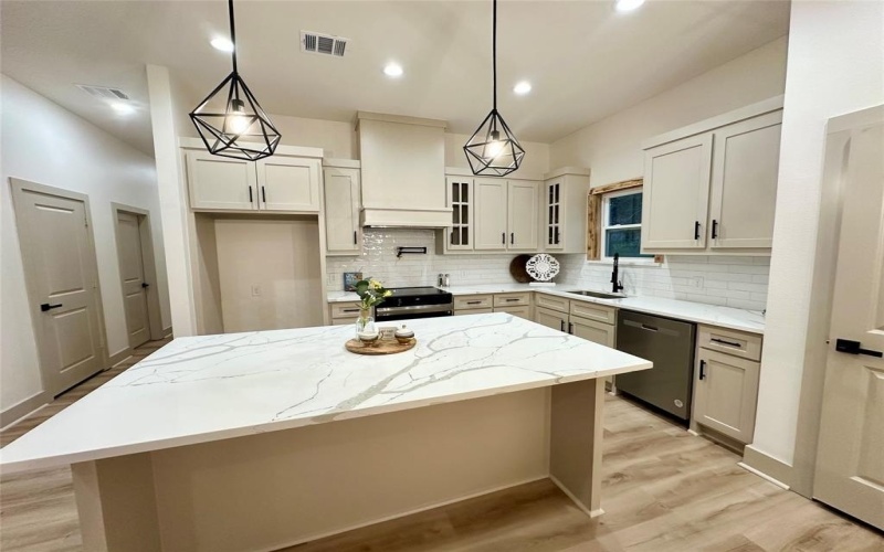 400 N Kenny Drive, West Tawakoni, TX 75474, 3 Bedrooms Bedrooms, ,2 BathroomsBathrooms,Residential,For Sale,400 N Kenny Drive,20950643