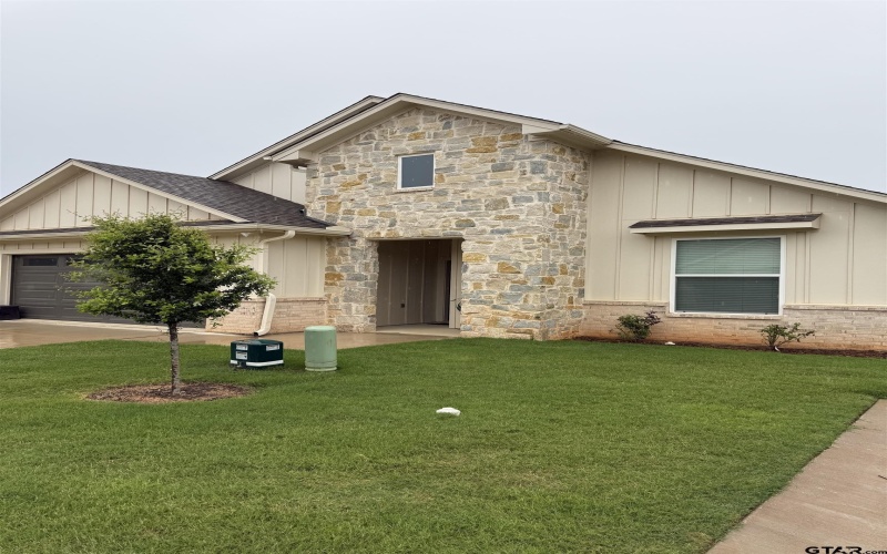 6135 Hamilton Meadows Way, Tyler, TX 75703, 2 Bedrooms Bedrooms, ,2 BathroomsBathrooms,Residential,For Sale,6135 Hamilton Meadows Way,25008211