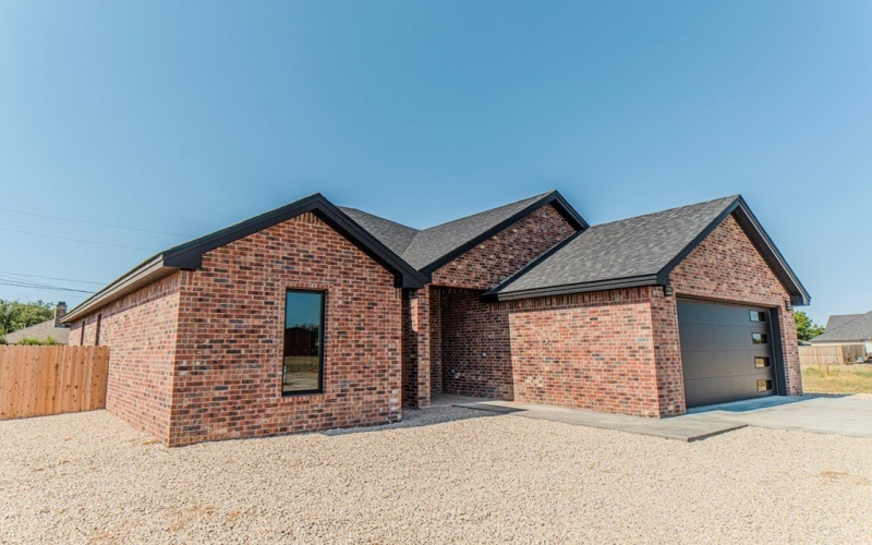 1708 E Main St, Brownfield, TX 79316, 3 Bedrooms Bedrooms, ,2 BathroomsBathrooms,Residential,For Sale,1708 E Main St,50082515