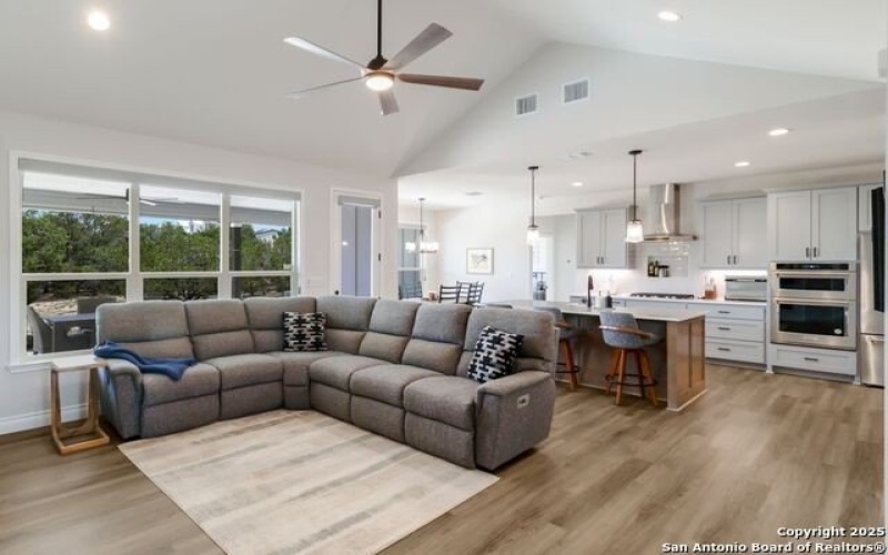 1175 Parton, Canyon Lake, TX 78133, 4 Habitaciones Habitaciones , ,2 BañosBaños,Residential,En Venta,1175 Parton,1871504