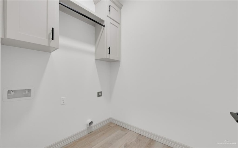 812 Spring Drive, Alton, TX 78573, 3 Habitaciones Habitaciones , ,3 BañosBaños,Residential,En Venta,812 Spring Drive,472530