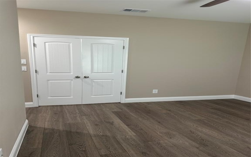 1011 S Preston Street, Ennis, TX 75119, 3 Habitaciones Habitaciones , ,2 BañosBaños,Residential,En Venta,1011 S Preston Street,20900122