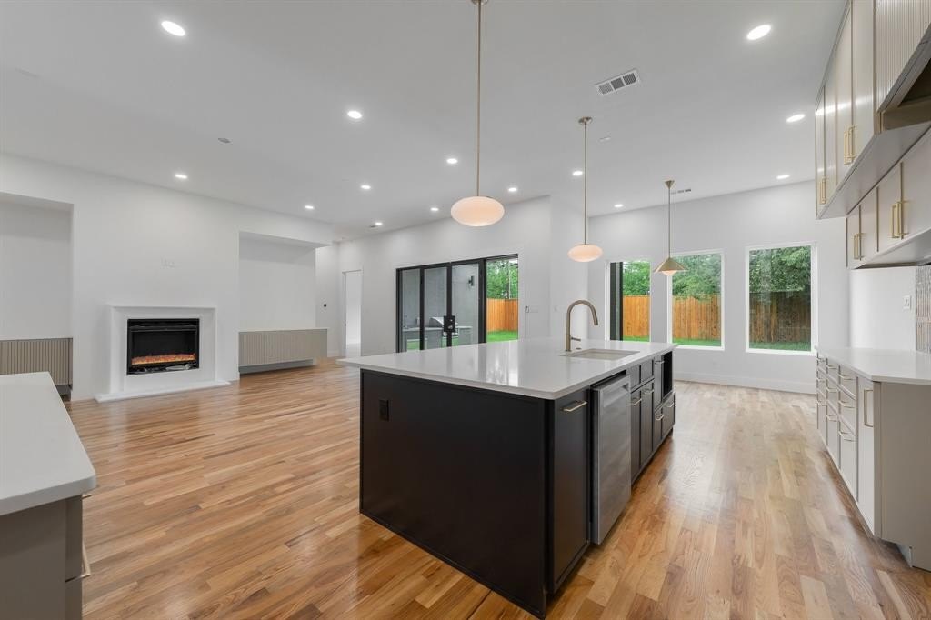 3839 Hawick Lane, Dallas, TX 75220, 5 Bedrooms Bedrooms, ,5 BathroomsBathrooms,Residential,For Sale,3839 Hawick Lane,20910404