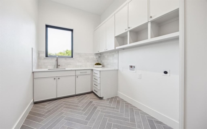 3379 Townsend Drive, Dallas, TX 75229, 4 Bedrooms Bedrooms, ,3 BathroomsBathrooms,Residential,For Sale,3379 Townsend Drive,20937997