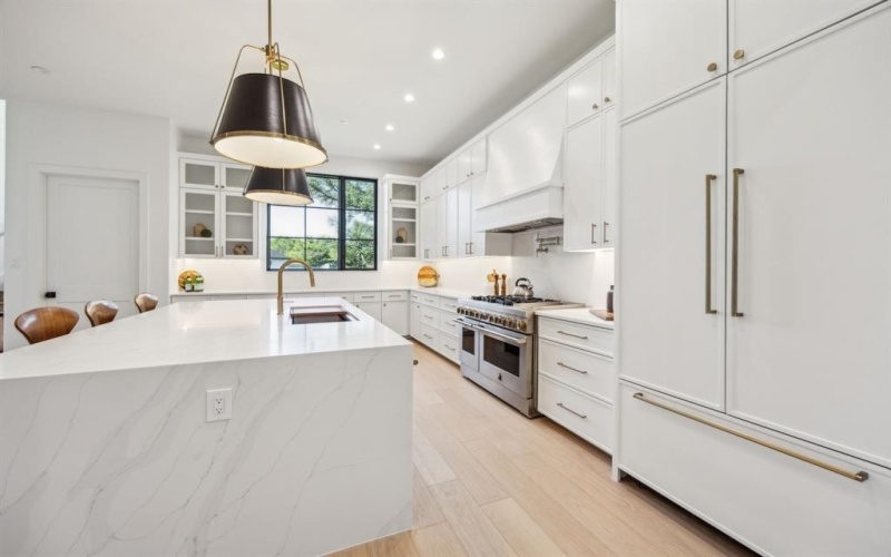 3379 Townsend Drive, Dallas, TX 75229, 4 Bedrooms Bedrooms, ,3 BathroomsBathrooms,Residential,For Sale,3379 Townsend Drive,20937997