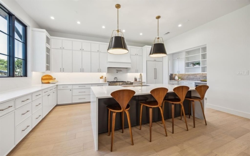 3379 Townsend Drive, Dallas, TX 75229, 4 Bedrooms Bedrooms, ,3 BathroomsBathrooms,Residential,For Sale,3379 Townsend Drive,20937997