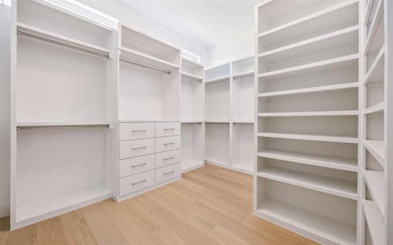 3379 Townsend Drive, Dallas, TX 75229, 4 Bedrooms Bedrooms, ,3 BathroomsBathrooms,Residential,For Sale,3379 Townsend Drive,20937997