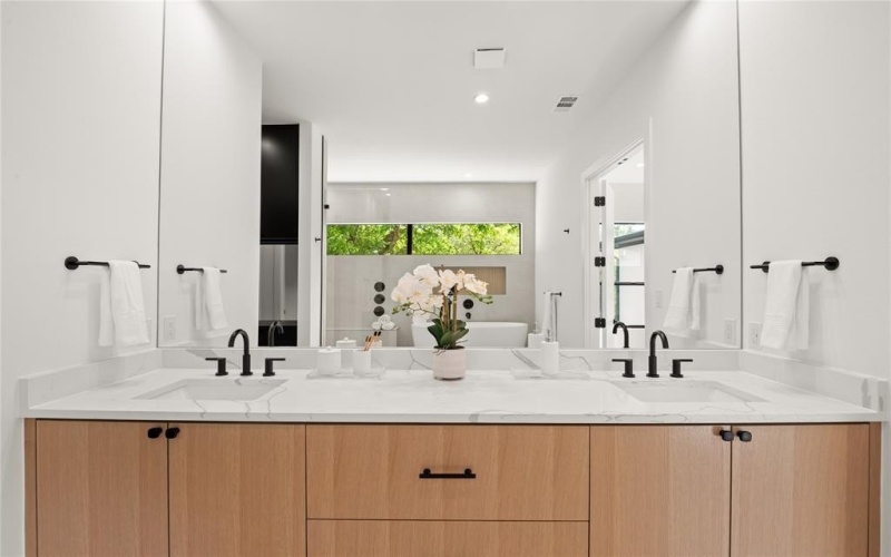 7203 Casa Loma Avenue, Dallas, TX 75214, 6 Bedrooms Bedrooms, ,7 BathroomsBathrooms,Residential,For Sale,7203 Casa Loma Avenue,20943874
