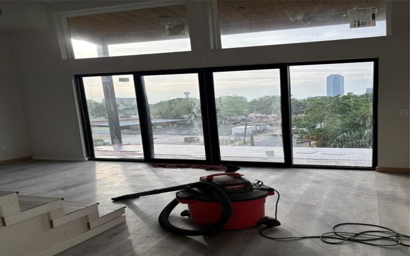1401 Seegar Street, Dallas, TX 75215, 5 Bedrooms Bedrooms, ,6 BathroomsBathrooms,Residential,For Sale,1401 Seegar Street,20945470