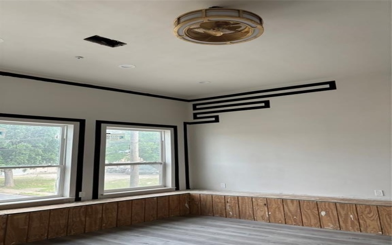 1401 Seegar Street, Dallas, TX 75215, 5 Bedrooms Bedrooms, ,6 BathroomsBathrooms,Residential,For Sale,1401 Seegar Street,20945470