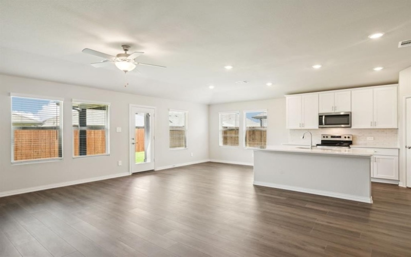 963 Lily Lane, Lavon, TX 75166, 4 Bedrooms Bedrooms, ,3 BathroomsBathrooms,Residential,For Sale,963 Lily Lane,20946059