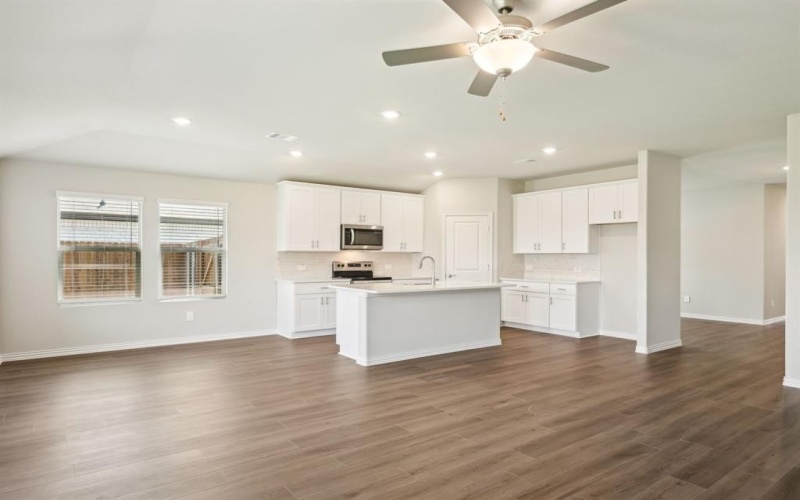 963 Lily Lane, Lavon, TX 75166, 4 Bedrooms Bedrooms, ,3 BathroomsBathrooms,Residential,For Sale,963 Lily Lane,20946059