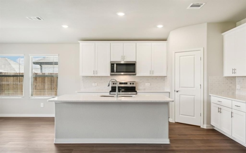 963 Lily Lane, Lavon, TX 75166, 4 Bedrooms Bedrooms, ,3 BathroomsBathrooms,Residential,For Sale,963 Lily Lane,20946059