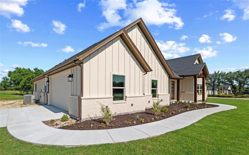 107 Stagecoach Trail, Weatherford, TX 76087, 4 Bedrooms Bedrooms, ,2 BathroomsBathrooms,Residential,For Sale,107 Stagecoach Trail,20948755