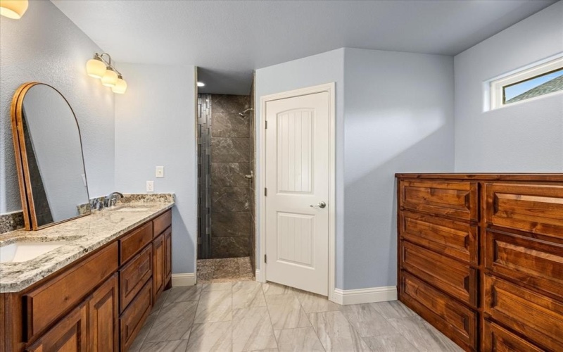 2615 San Gabriel Drive, Granbury, TX 76048, 3 Bedrooms Bedrooms, ,2 BathroomsBathrooms,Residential,For Sale,2615 San Gabriel Drive,20929799