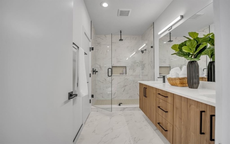 3620 San Jacinto #107, Dallas, TX 75204, 3 Habitaciones Habitaciones , ,3 BañosBaños,Residential Lease,En Alquiler,3620 San Jacinto,20932167